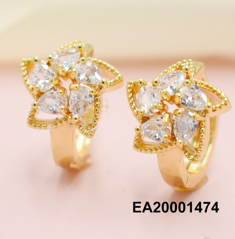 ARETES HUGGIES FLOR ESPIRAL CON ZIRCONIAS