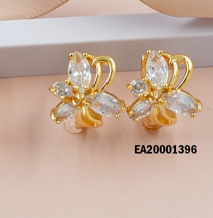 ARETES HUGGIES FORMA DE MARIPOSAS DOR/ZIRCONIAS
