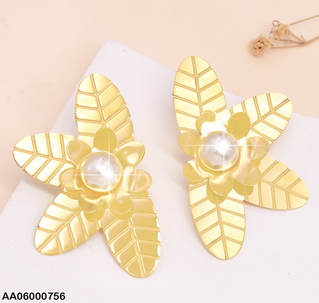ARETES MEDIA FLOR  PERLA AL CENTRO