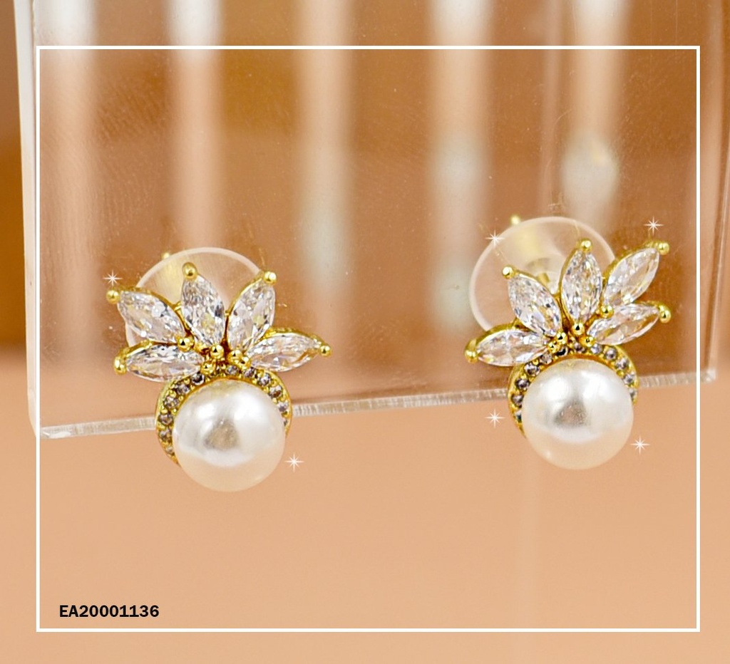 ARETES PERLA CON CRISTALES AL LADO