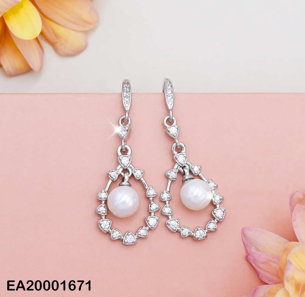 ARETES PLATEADO CON CÍRCULO PERLA COLGANTE