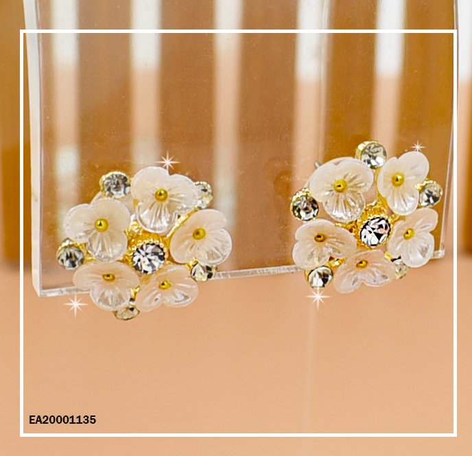 ARETES RAMO 5 FLORES BLANCAS