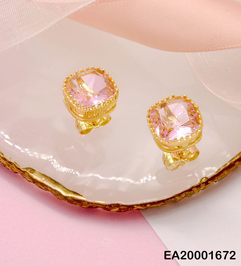 ARETES ROMBO ROSADO BASE DORADA