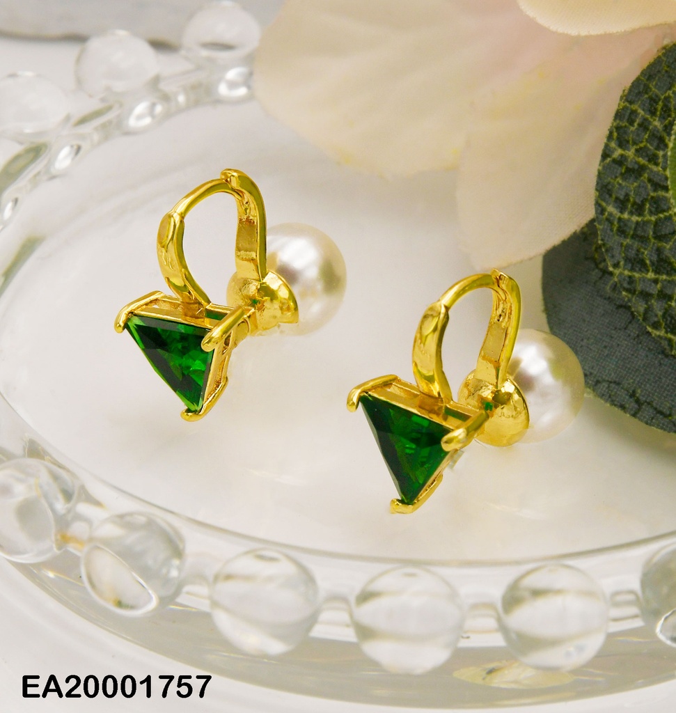 ARETES TRIÁNGULO ZIRC.NEGRA C/PERLA P4216