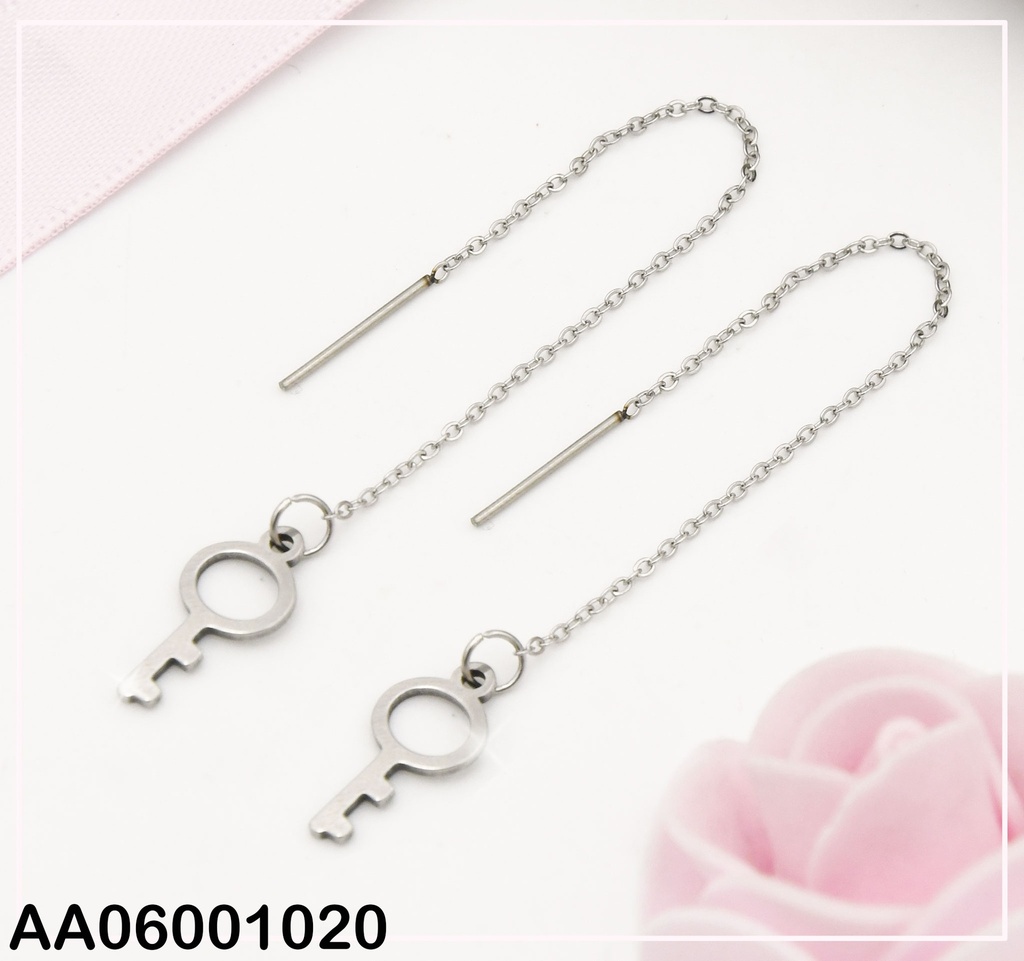 ARETES VIOLADORAS PLATEADAS LLAVE