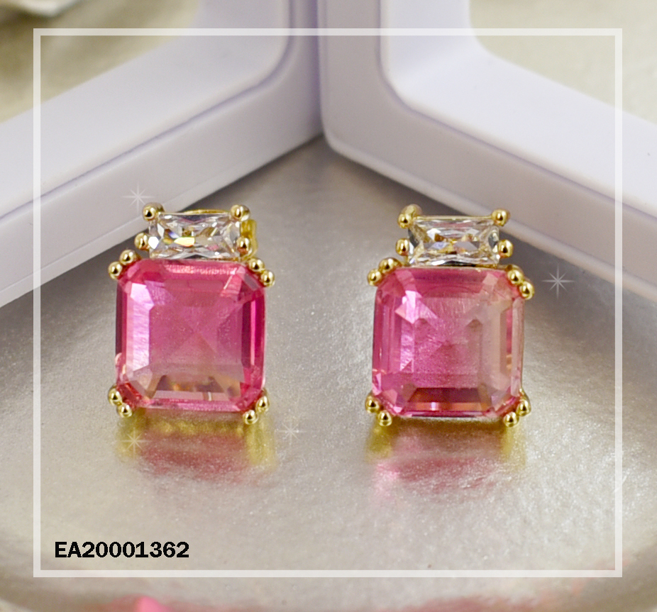 ARETES ZIRCONIA CUADRADA FUCSIA