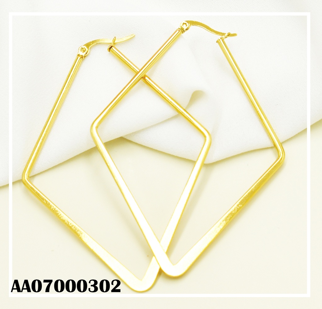 ARGOLLA DORADAS ROMBO APALANADAS POR CURVA 70MM