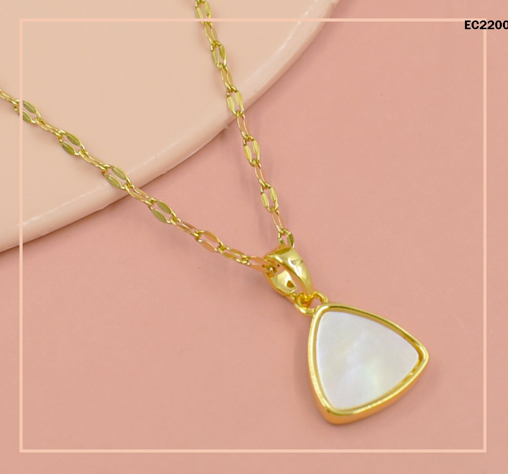 CADENA ESLABONES OVAL.DIJE TRIÁNGULO CONCHA NÁCAR