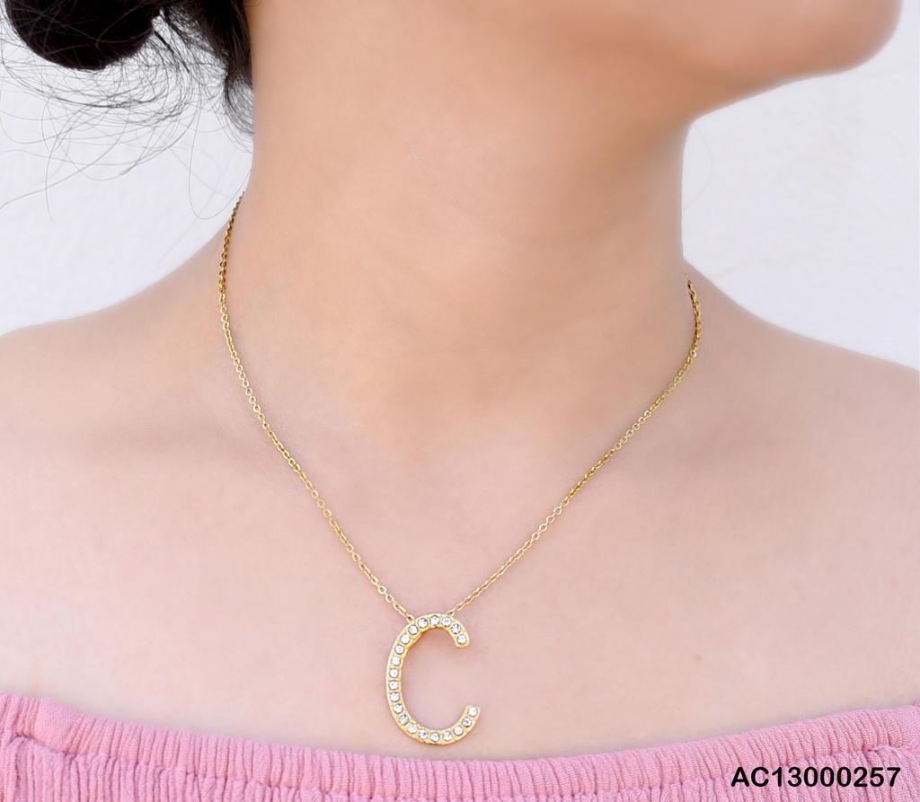 CADENA LETRA CON ZIRCONIAS "C"