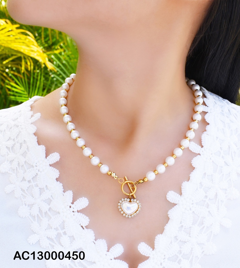 CADENA PERLAS DIJE CORAZÓN BLANCO