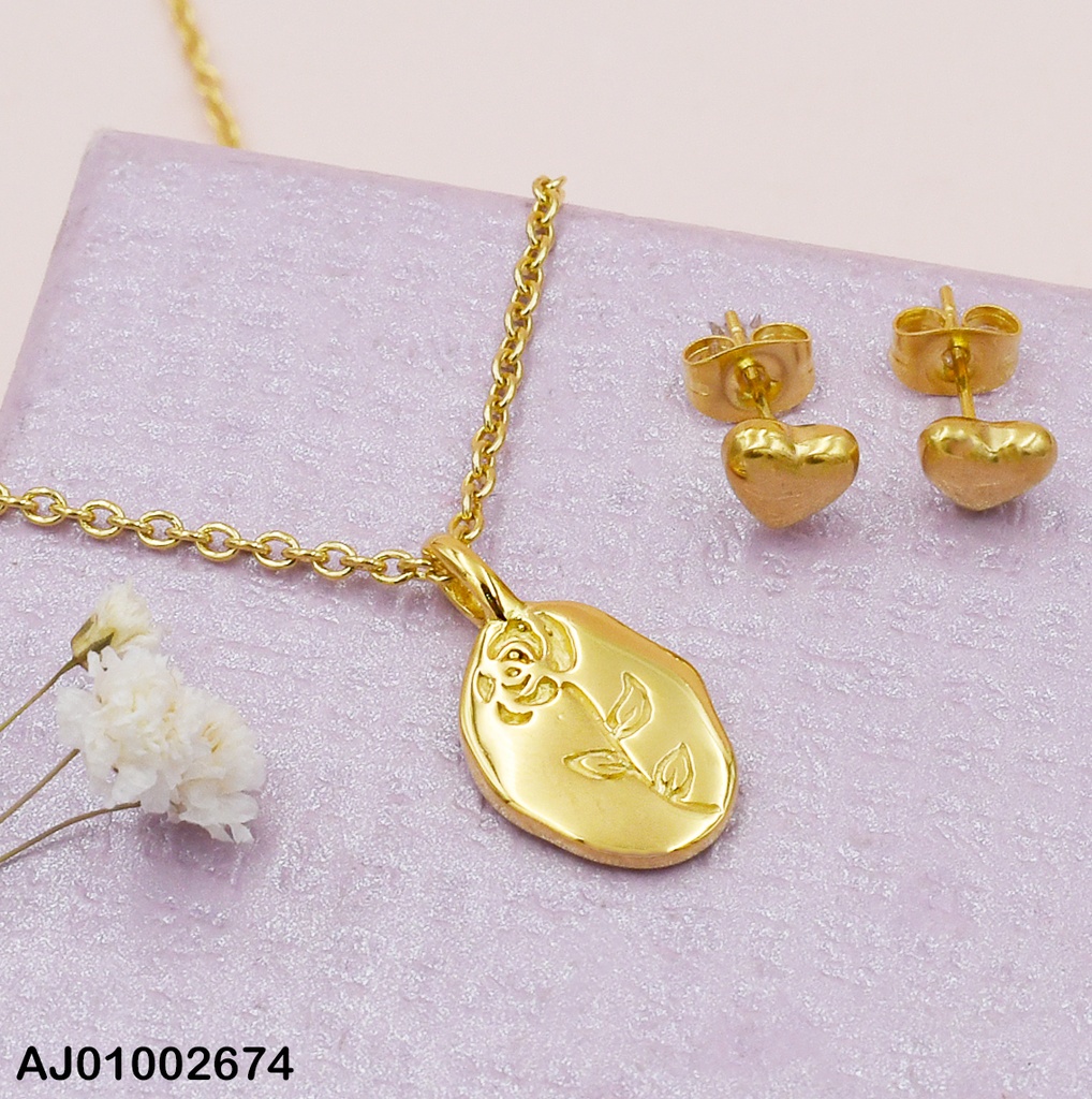 JUEGO ARETES CORAZÓN DIJE ÓVALO ROSA CON TALLO GRABADA (P.E.NOV2025)