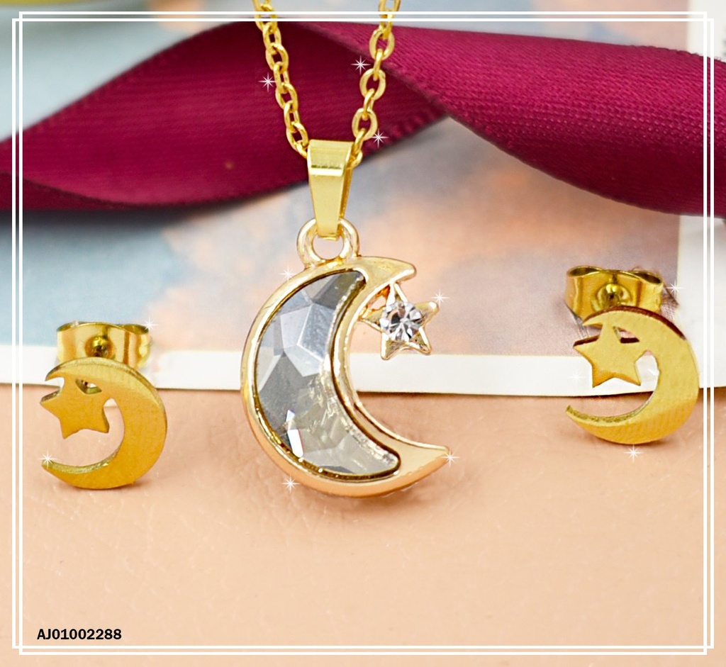 JUEGO ARETES ⭐EN LUNA, DIJE🌙 CON ESTRELLITA COLGANTE DETALLES