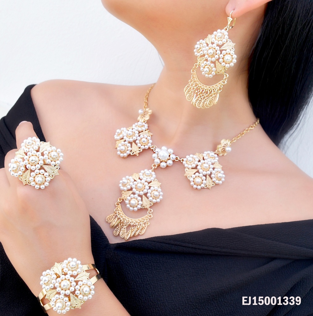 JUEGO C/ ANILLO-BRAZALETE ROMBO FLORES PERLAS