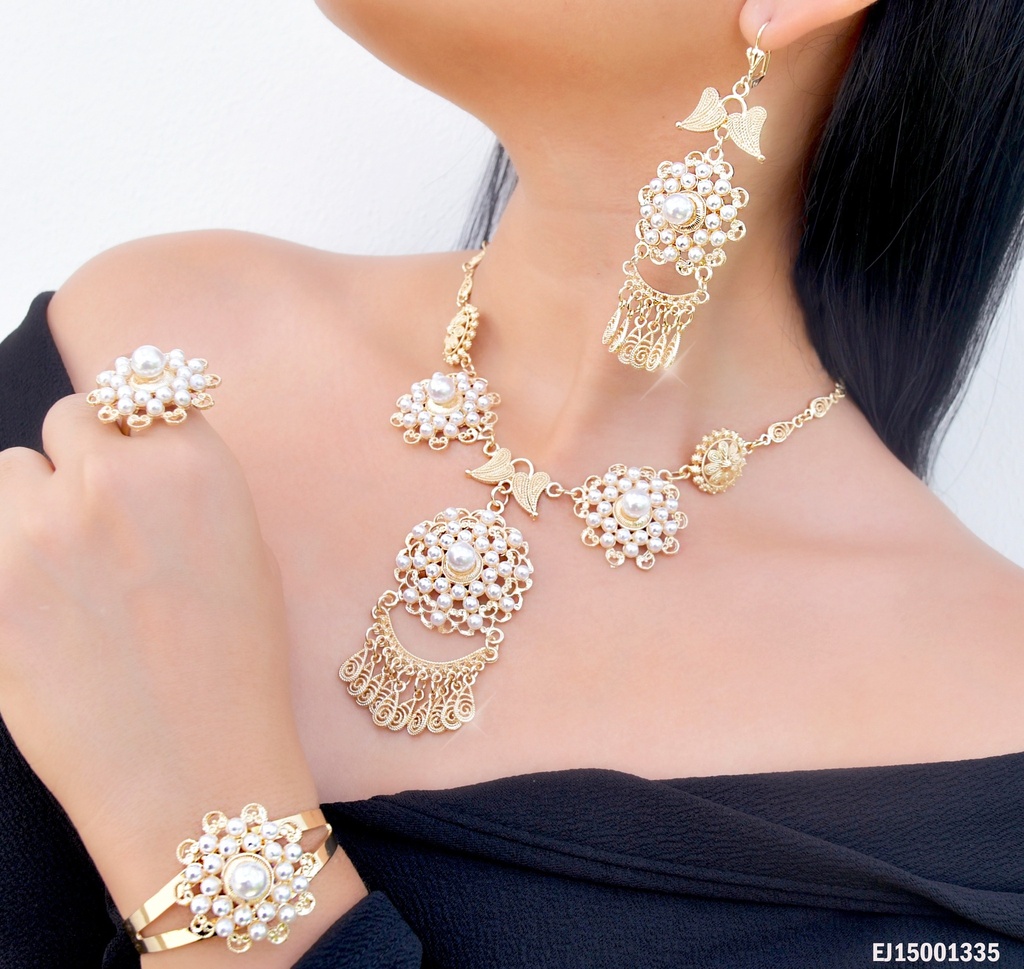 JUEGO C/ ANILLO-BRAZALETE RUEDA C/PERLAS Y CORAZONES