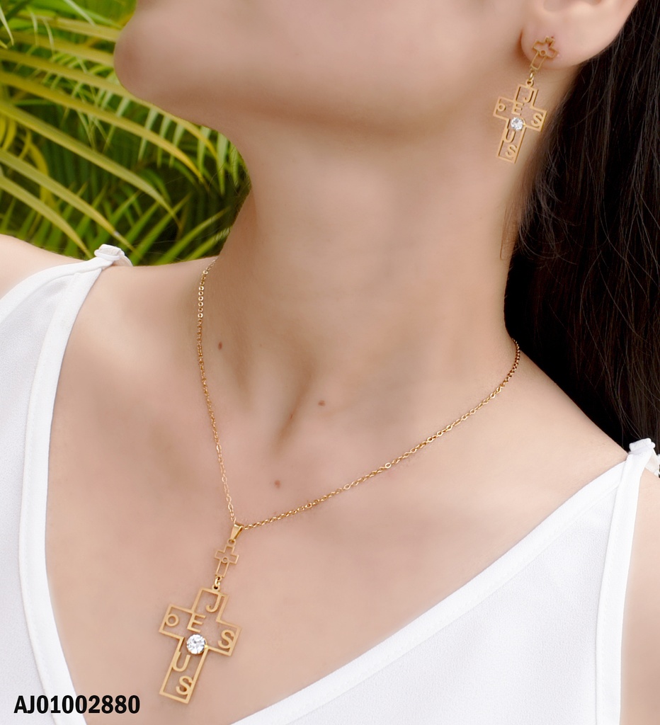 JUEGO CROQUIS CRUCES COLGANTES CON"JESÚS"+ZIRC.