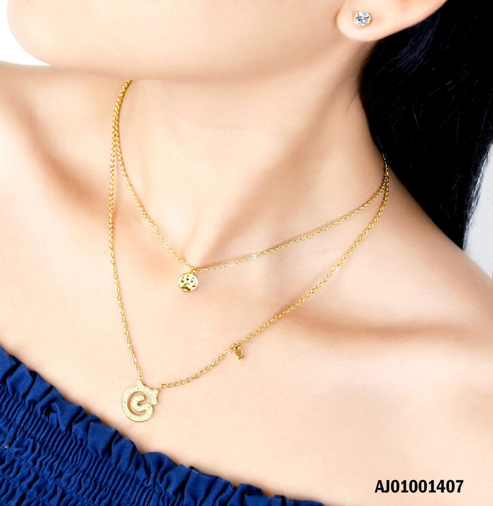 JUEGO DORADO ARETES PIEDRITA Y DIJE G COMO GATO