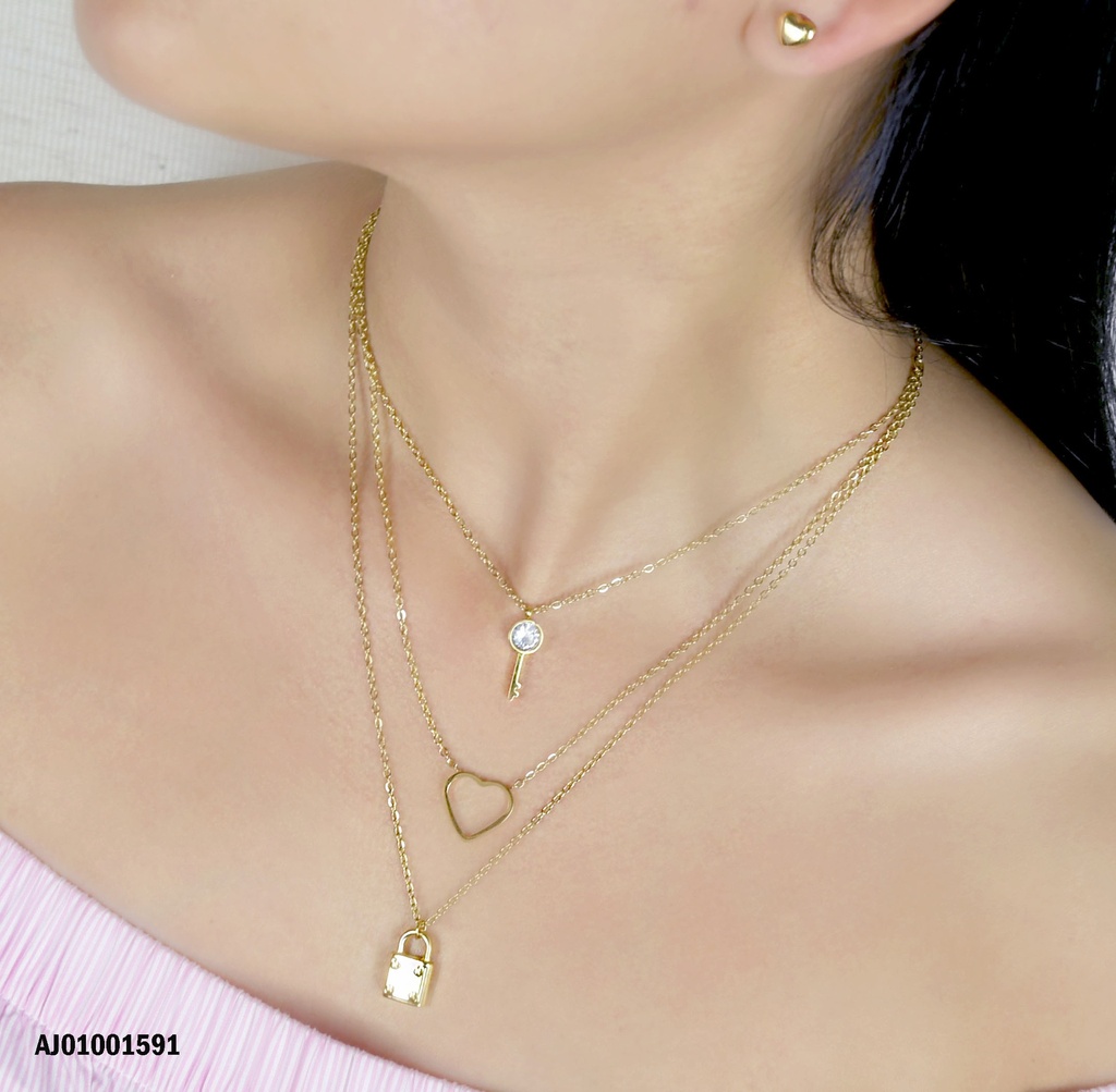 JUEGO DORADO CADENA DOBLE DIJES CNADADO Y CORAZÓN