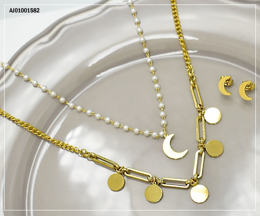 JUEGO DORADO DE DOBLE CADENA CON PERLAS Y DIJES REDONDOS