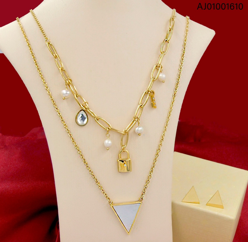 JUEGO DORADO DE TRIANGULOS,DIJE TRIÁNGULO CONCHA NÁCAR