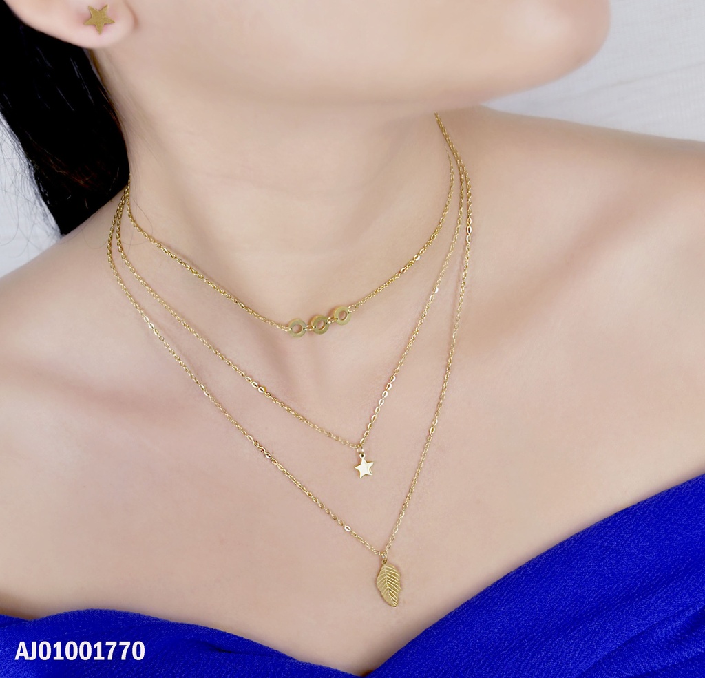 JUEGO DORADO TRIPLE CADENA,DIJE HOJA