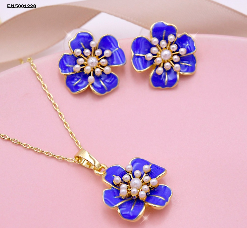 JUEGO FLOR AZUL PERLITAS AL CENTRO