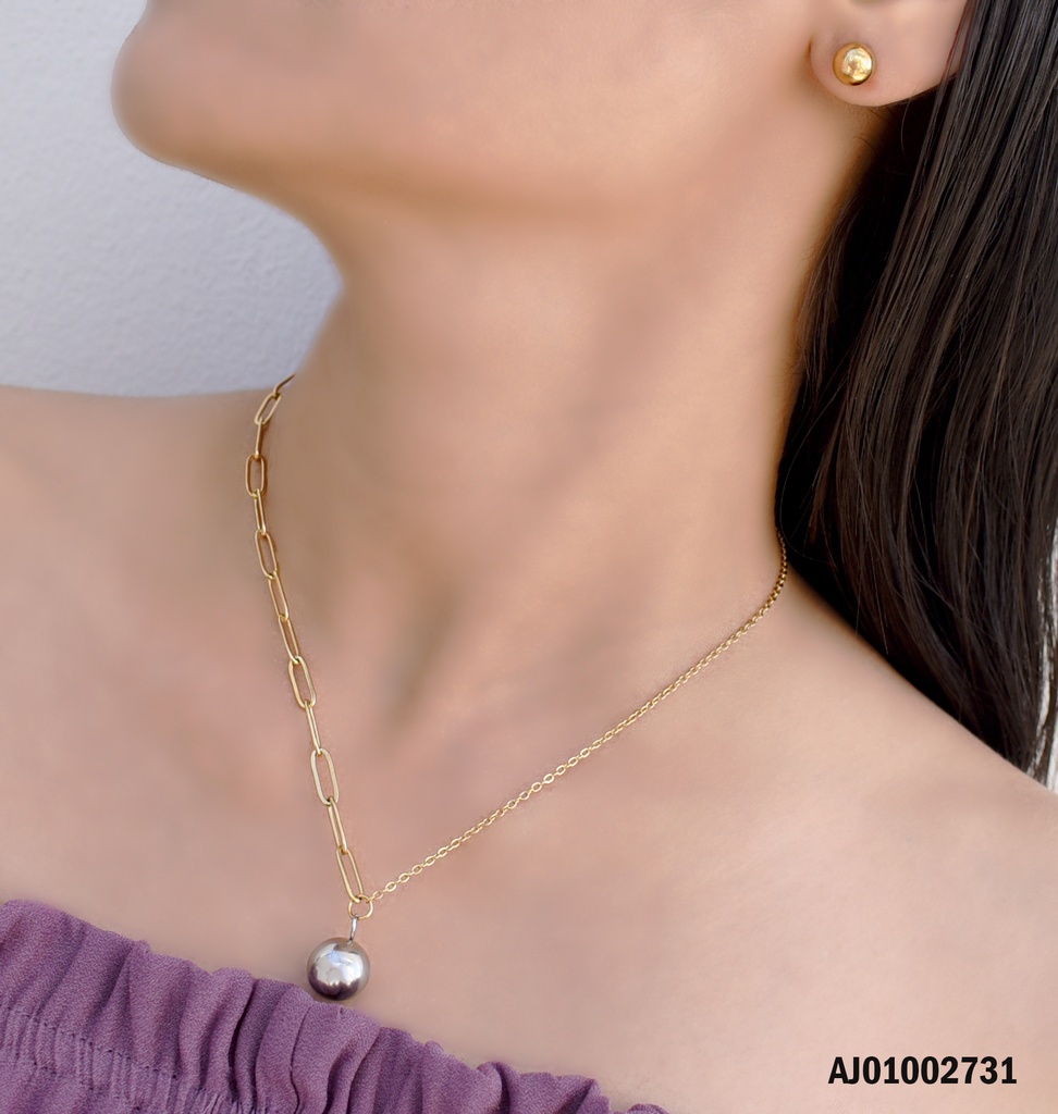 JUEGO PELOTAS ARETES DORADOS, DIJE PLATEADA