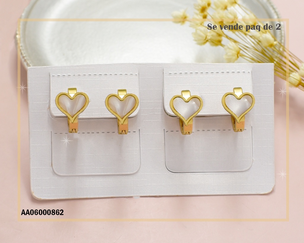 PAQUETE 2 PARES ARETES DORADO HUGGIES 🤍