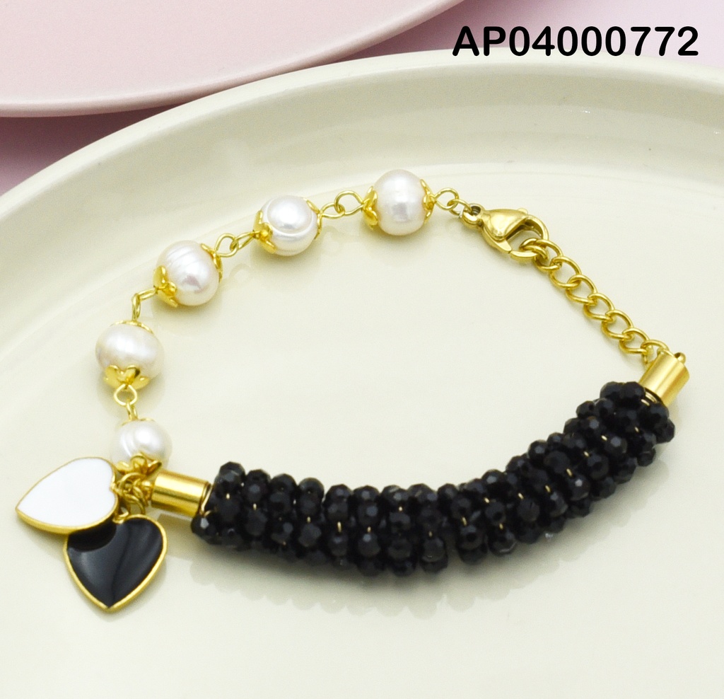 PULSERA MITAD PERLAS/MITAD RUEDAS NEGRAS DIJE:🖤