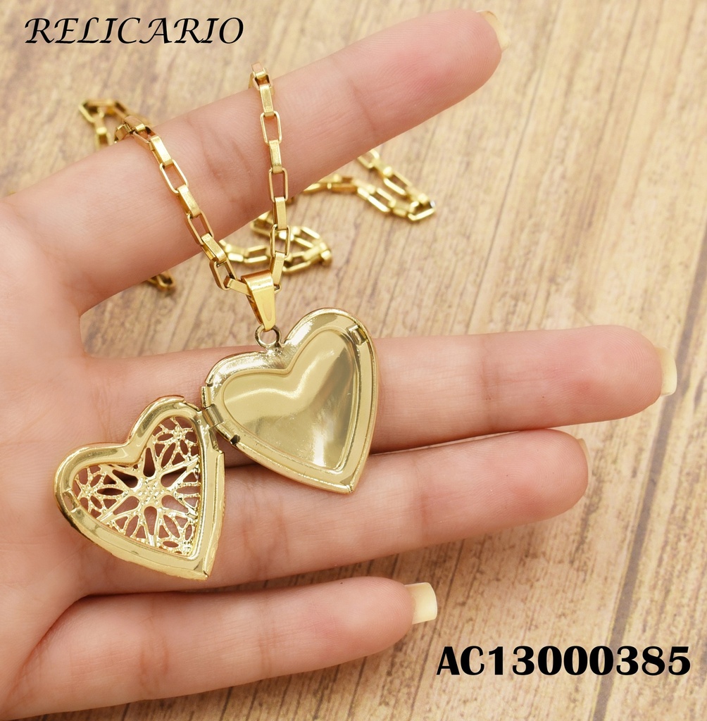 RELICARIO CORAZÓN CALADO C/ESTRELLA CENTRO