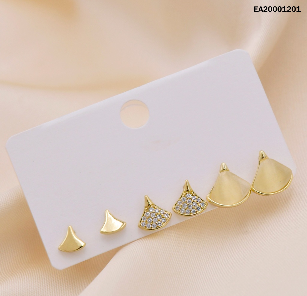 TRÍO ARETES FORMAS DE ABANICO DETALLES VARIOS