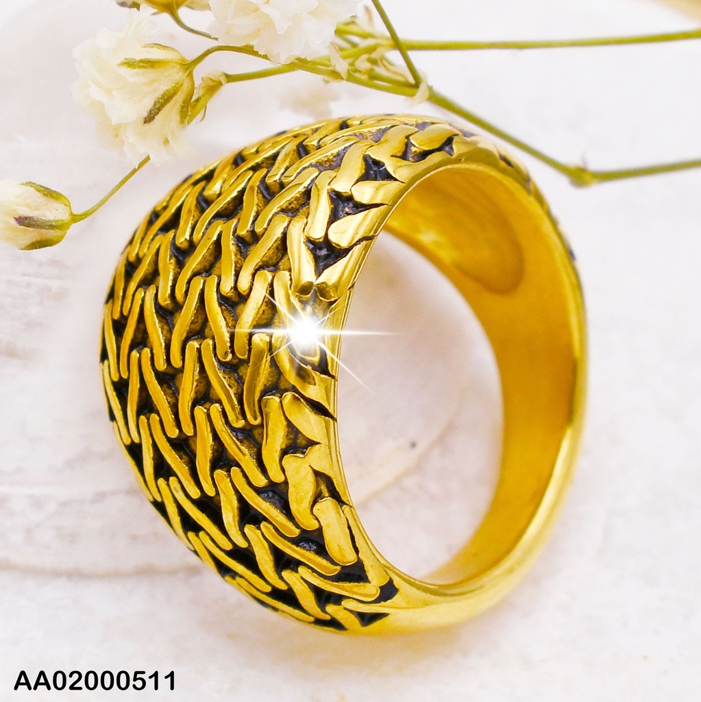 ANILLO FONDO NEGRO TRÍANGULOS DORADOS