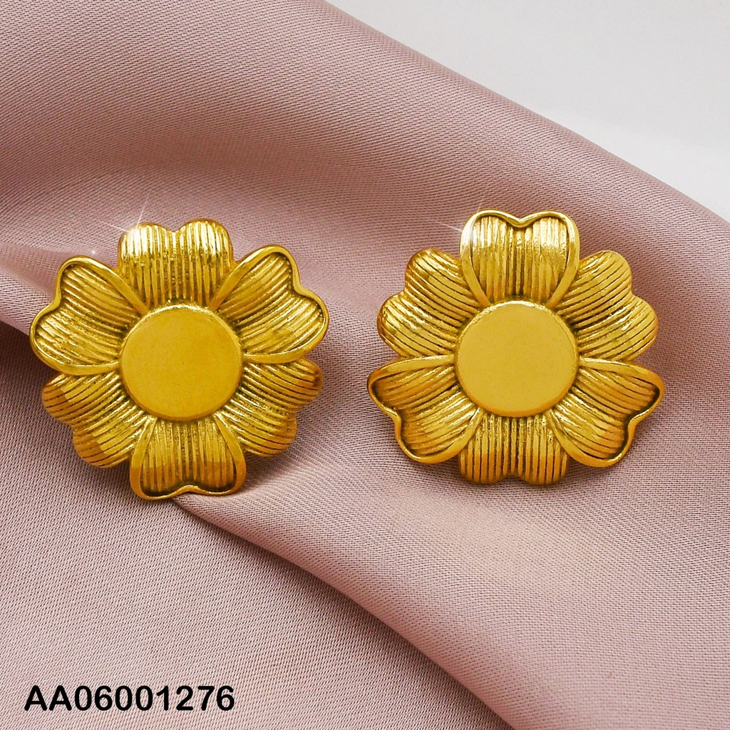 ARETES FLOR DORADA ABIERTA