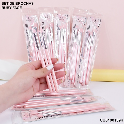 [CU01001394] TRÍO BROCHAS RUBY FACE
