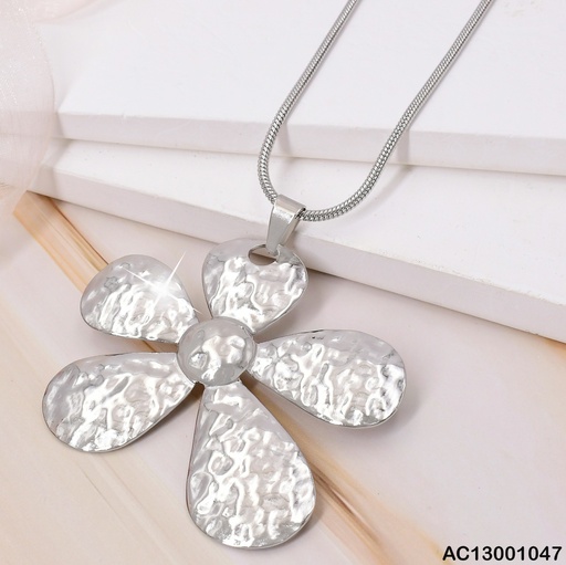 [AC13001047] CADENA PLAT. C/DIJE FLOR GR.PETALOS IRREG. CA347-45