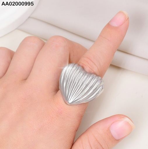 [AA02000995] ANILLO PLAT CORAZON RAYAS EN VERTICAL VD085011-113
