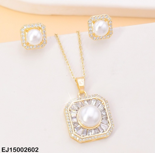 [EJ15002602] SET DORADO CUADRO ZIRC/PERLA CENTRO SE882-3
