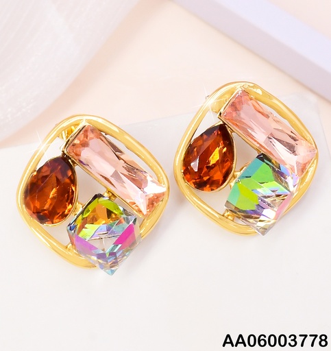 [AA06003778] ARETES CUADRO DOR.3 CRISTALES GRISES KE119233-SP
