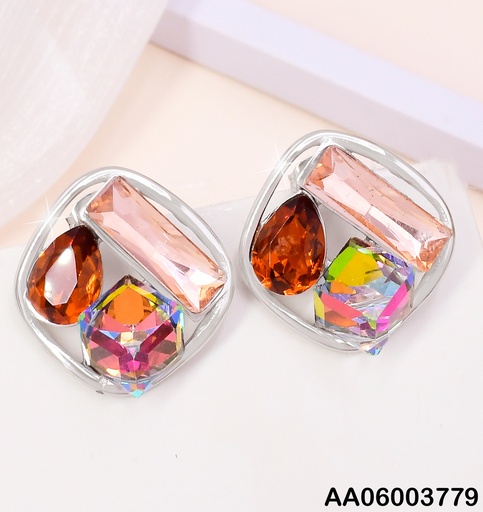 [AA06003779] ARETES CUADRO PLAT.3 CRISTALES GRISES KE119233-SP