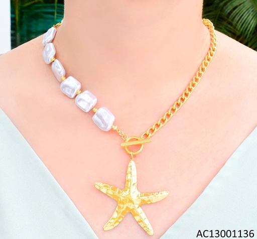[AC13001136] CADENA DOR MITAD PERLAS CUADRADAS/DIJE ESTRELLA DE MAR CA427-45