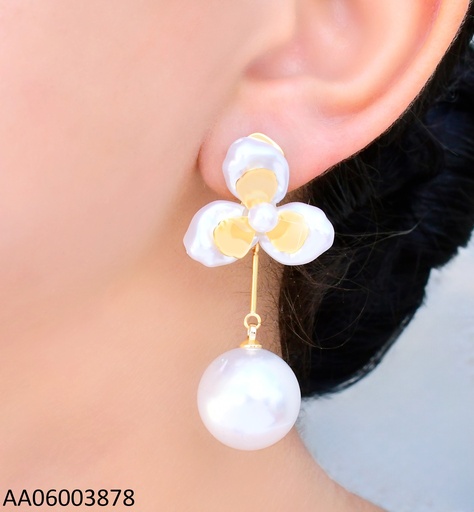 [AA06003878] ARETES FLOR 3 PET. DOR/BLANCO C/PERLA GR.COLGANTE EA1248-45