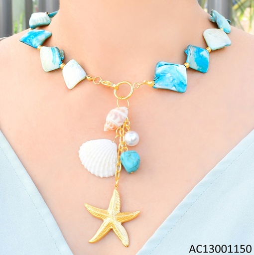 [AC13001150] CADENA DOR ROMBO CELESTE C/ BLANCO DIJES ESTRELLA/CONCHA/PERLA EM. LA425-45