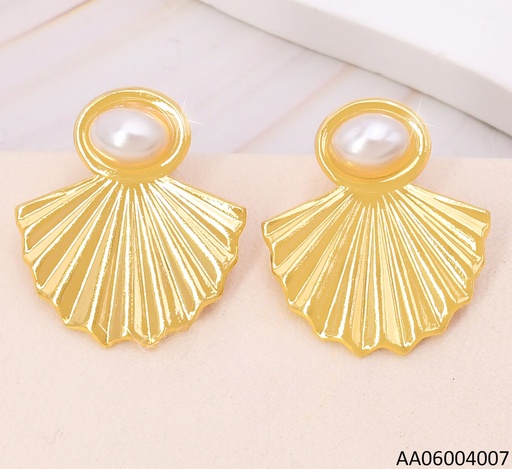[AA06004007] ARETES ABANICO INVERTIDO C/PERLA OV 3208-446