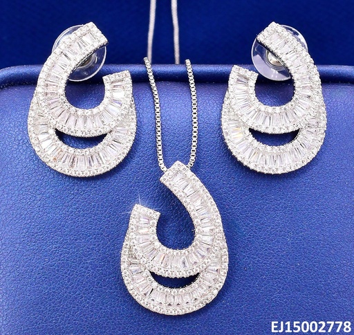[EJ15002778] SET PLATEADO DOBLE "J" ZIRC. RECTANGULARES SE1205-6