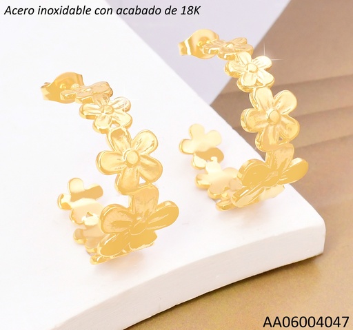 [AA06004047] ARETES TRENDY ACERO INOX. ACABADO 18K "C" FLORES DOR P25070183001