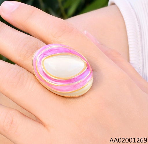 [AA02001269] ANILLO DOR OVALO PIEDRA CREMA /LINEAS LILA/ROSADA/CREMA ALREDEDOR RA584-305