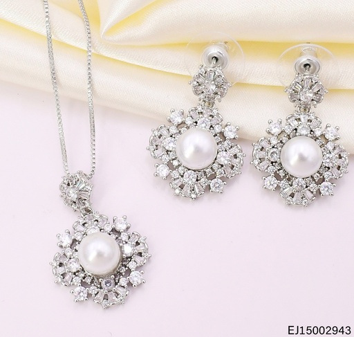 [EJ15002943] SET PLATEADO DOBLE CIRCULO ZIC./ PERLA CENTRO SE1249-6