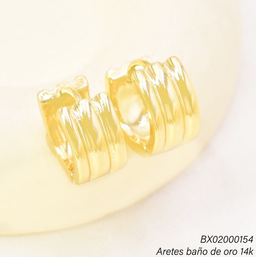 [BX02000154] ARETES BAÑO DE ORO 14K. XUPING "C" 3 LINEAS VERT.EE5330-427 012026