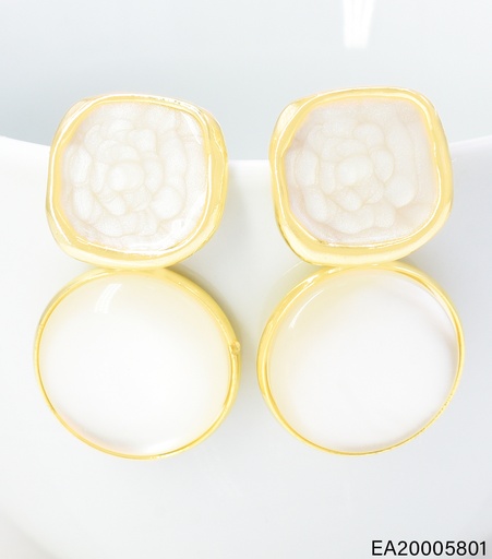 [EA20005801] ARETES DOR CUADRO/CIRCULO CREMA EE5136-355 012026