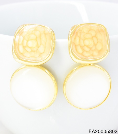 [EA20005802] ARETES DOR CUADRO SALMON/ CIRC. CREMA EE5137-355 012026