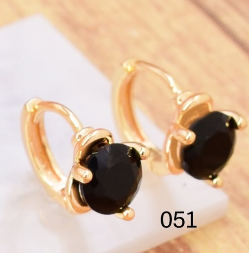 [CM02000051] ARETES HUGGIES BAÑO DE ORO ZIRC. RD NEGRA EE5616-291 (IM26)